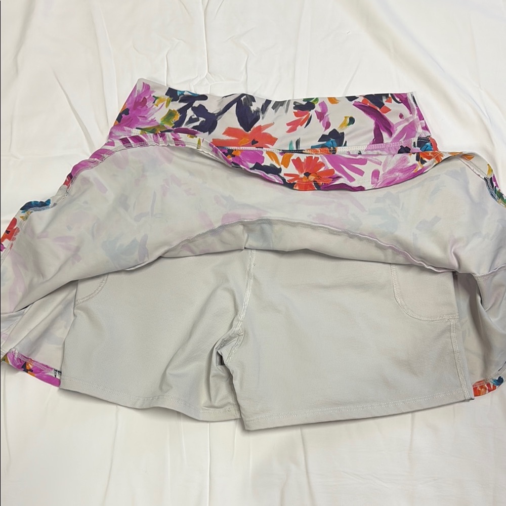 Dona Jo athletic/pickleball skort, size medium - Picture 5 of 9